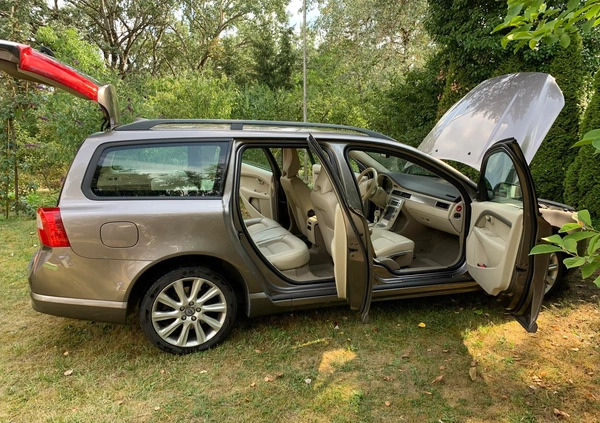 Volvo V70 cena 33000 przebieg: 257000, rok produkcji 2009 z Warszawa małe 379